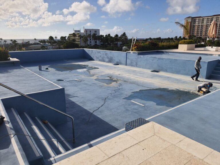 Impermeabilización con poliurea y acabado poliaspártico: vaso de piscina – registro de obra 6, Aruba