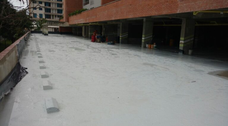 Impermeabilización de parqueadero con poliurea: parqueadero – vista general, Barranquilla