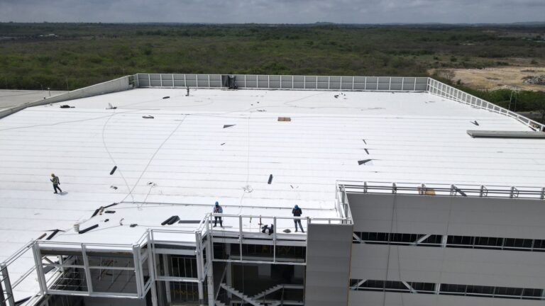 Cubierta deck con aislamiento PIR y membrana PVC: cubierta metálica – registro de obra 3, Barranquilla