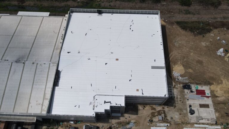 Cubierta deck con aislamiento PIR y membrana PVC: cubierta metálica – registro de obra 2, Barranquilla