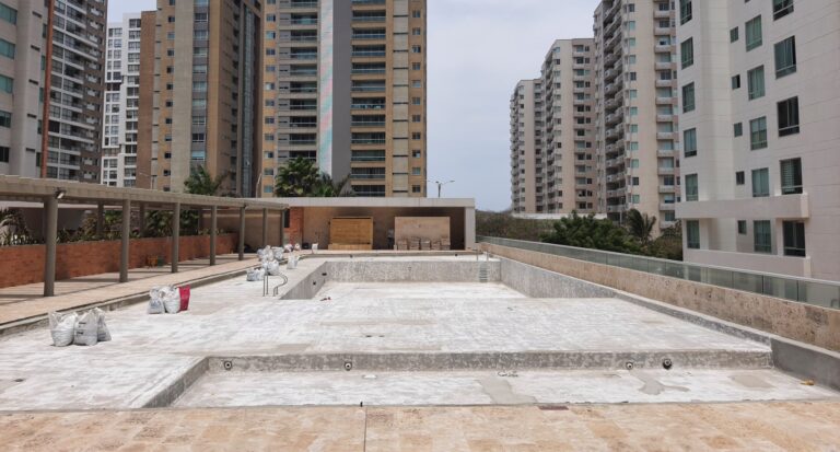 Impermeabilización con poliurea en caliente: vaso de piscina – registro de obra 5, Barranquilla