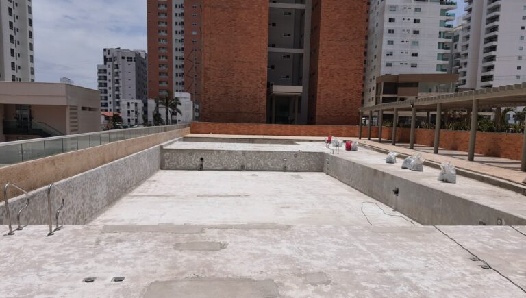 Impermeabilización con poliurea en caliente: vaso de piscina – registro de obra 6, Barranquilla
