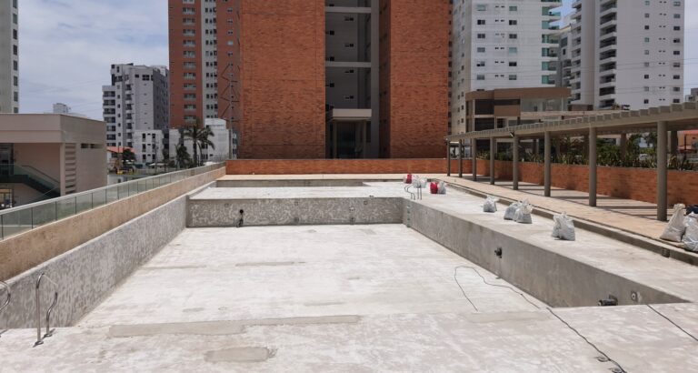 Impermeabilización con poliurea en caliente: vaso de piscina – registro de obra 1, Barranquilla