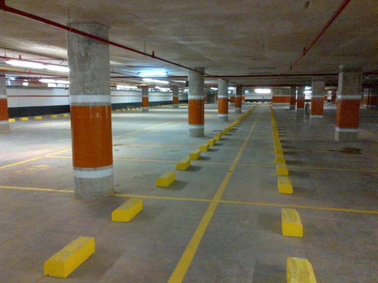 Nivelación de piso de sótano de parqueaderos con mortero autonivelante en un edificio corporativo de Bogotá – foto 5