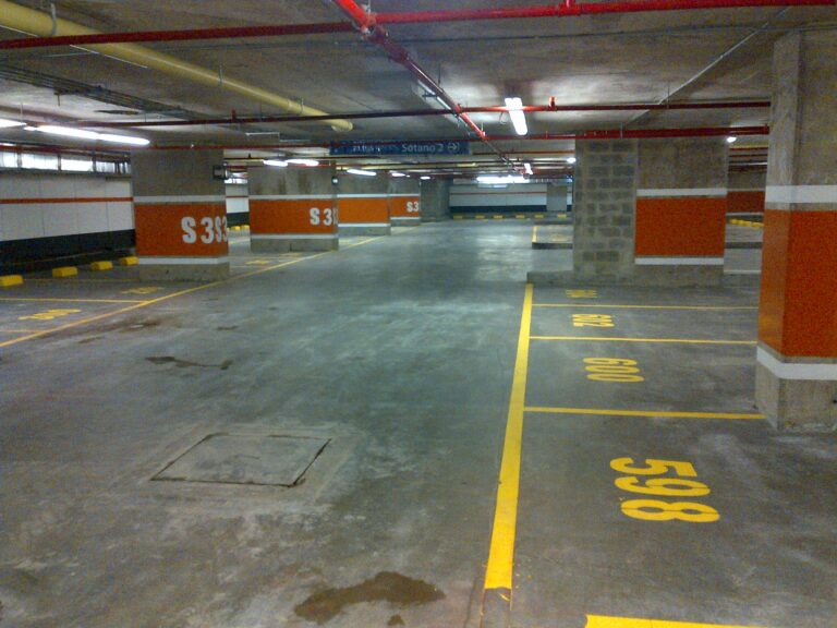 Nivelación de piso de sótano de parqueaderos con mortero autonivelante en un edificio corporativo de Bogotá – foto 6