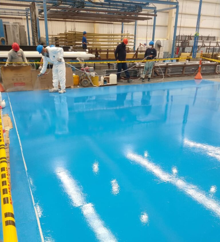 Piso epóxico con demarcación en planta industrial, Barranquilla – foto 12