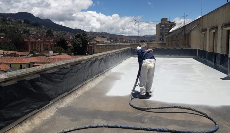 Impermeabilización con poliurea en caliente: cubierta – registro de obra 7, Bogotá