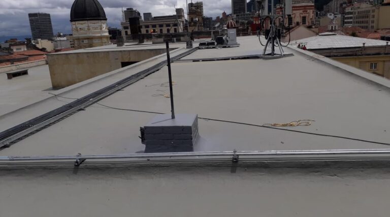 Impermeabilización con poliurea en caliente: cubierta – registro de obra 5, Bogotá