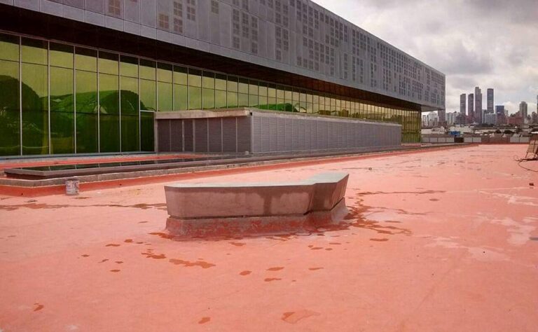 Impermeabilización con membrana PVC antirraíz: cubierta – registro de obra 5, Barranquilla