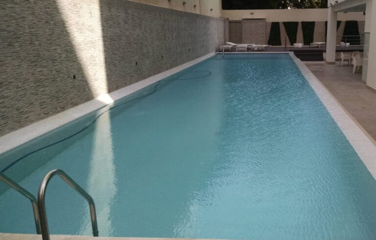 Impermeabilización con poliurea en caliente: vaso de piscina – vista general, Barranquilla