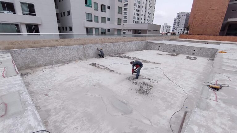 Impermeabilización con poliurea en caliente: vaso de piscina – registro de obra 2, Barranquilla