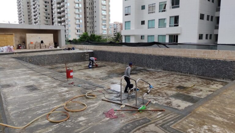 Impermeabilización con poliurea en caliente: vaso de piscina – registro de obra 10, Barranquilla