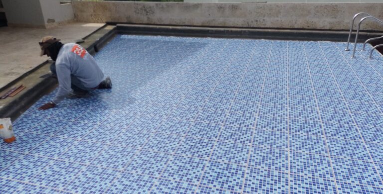 Impermeabilización con poliurea en caliente: vaso de piscina – registro de obra 16, Barranquilla