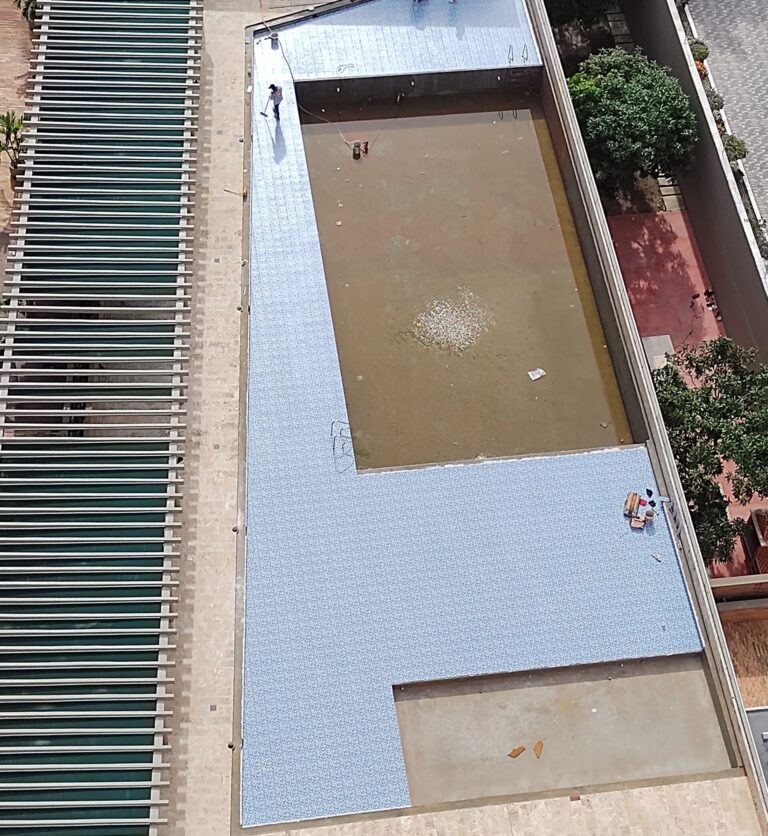 Impermeabilización con poliurea en caliente: vaso de piscina – registro de obra 19, Barranquilla