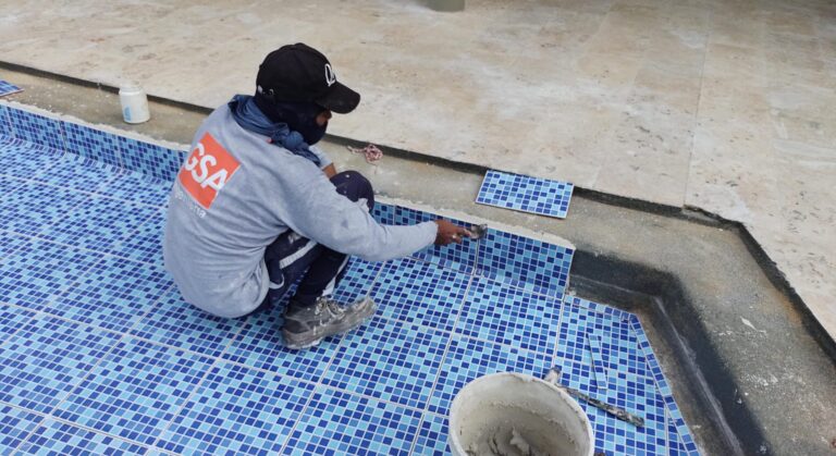Impermeabilización con poliurea en caliente: vaso de piscina – registro de obra 15, Barranquilla