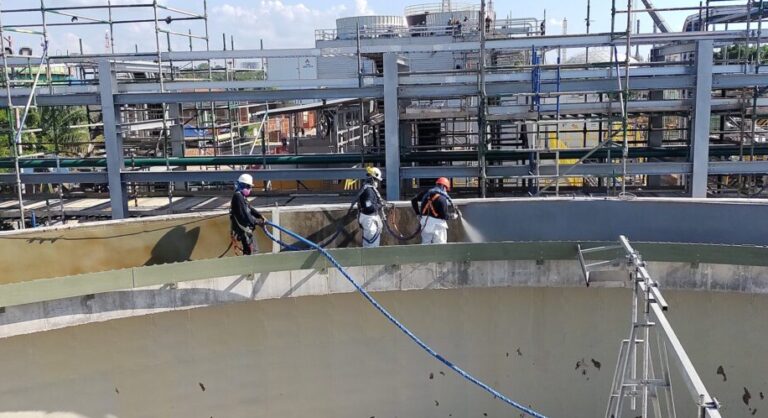 Impermeabilización de tanques con poliurea en caliente en una planta industrial de tratamiento de aguas residuales en Barrancabermeja (Santander) – foto 3