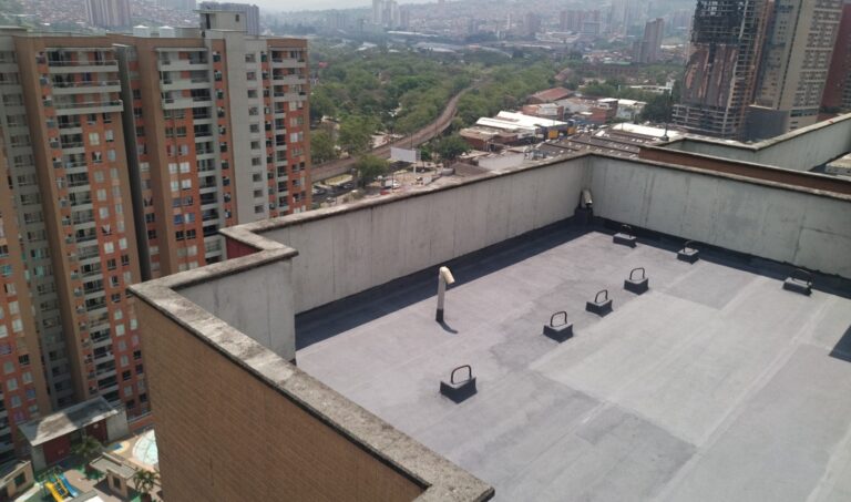 Impermeabilización acrílica reforzada (BUR): cubierta – registro de obra 16, Bello