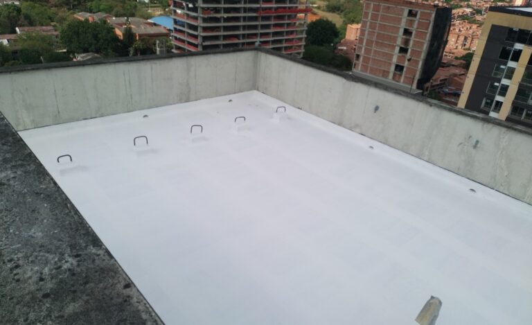 Impermeabilización acrílica reforzada (BUR): cubierta – registro de obra 12, Bello