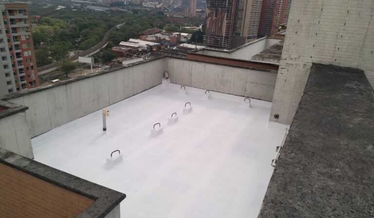 Impermeabilización acrílica reforzada (BUR): cubierta – registro de obra 10, Bello
