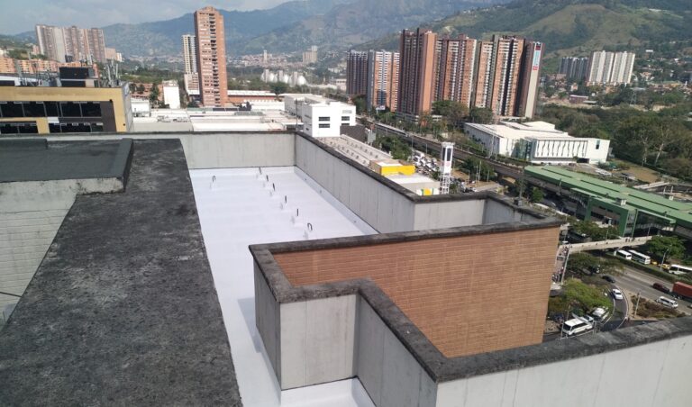 Impermeabilización acrílica reforzada (BUR): cubierta – registro de obra 9, Bello