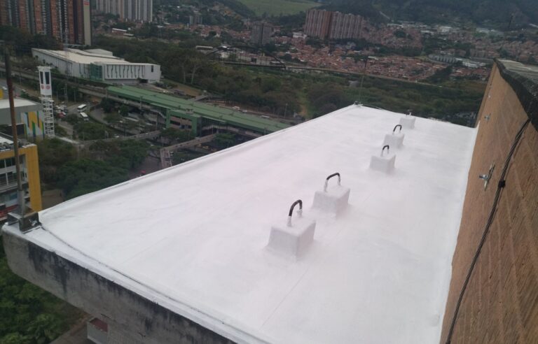Impermeabilización acrílica reforzada (BUR): cubierta – registro de obra 8, Bello