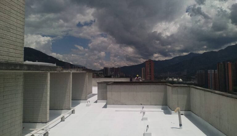 Impermeabilización acrílica reforzada (BUR): cubierta – registro de obra 7, Bello