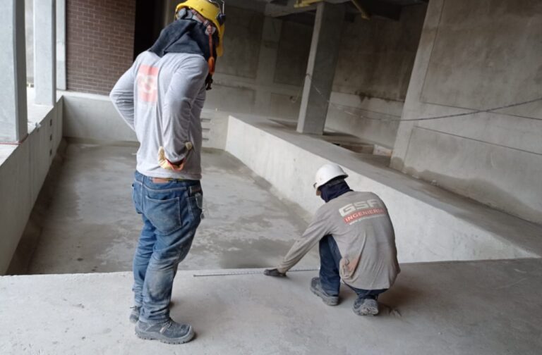 Impermeabilización con poliurea en caliente: vaso de piscina – registro de obra 8, Medellín
