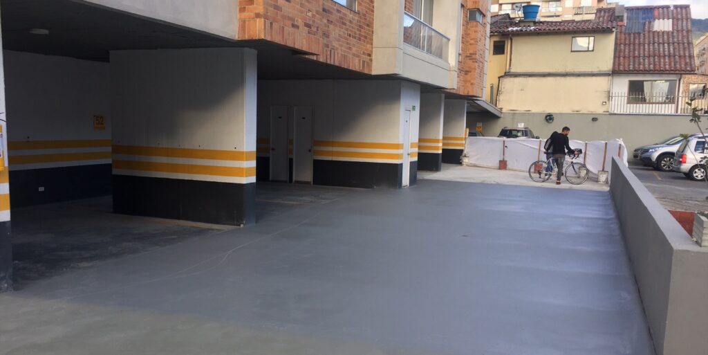 Impermeabilización de plataforma vehicular con poliurea: plataforma vehicular – registro de obra 1, Bogotá