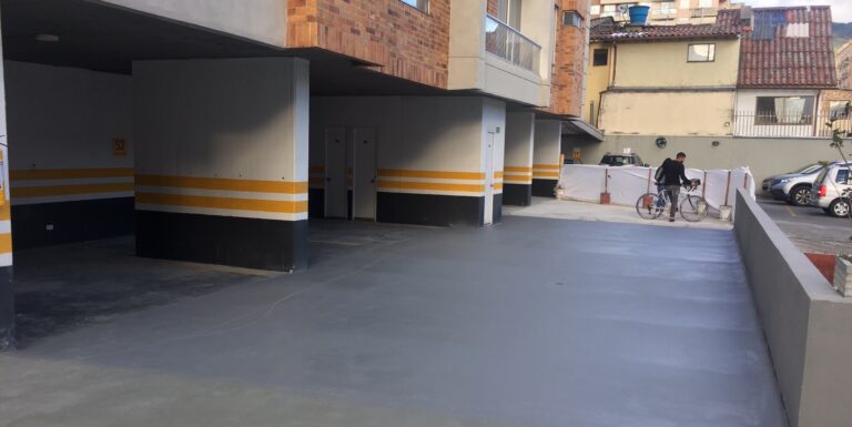 Impermeabilización de plataforma vehicular con poliurea: plataforma vehicular – registro de obra 1, Bogotá