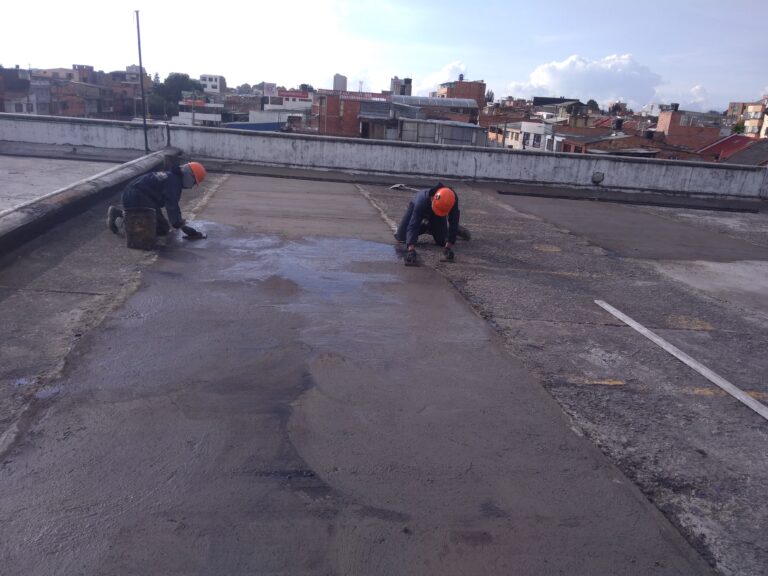 Impermeabilización con manto asfáltico granulado: cubierta – registro de obra 4, Bogotá