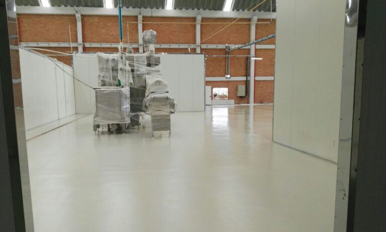 Piso de poliuretano cemento: piso de bodega – registro de obra 21, Bogotá