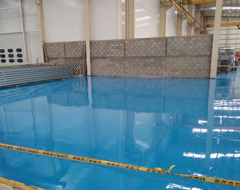 Piso epóxico con demarcación en planta industrial, Barranquilla – foto 7