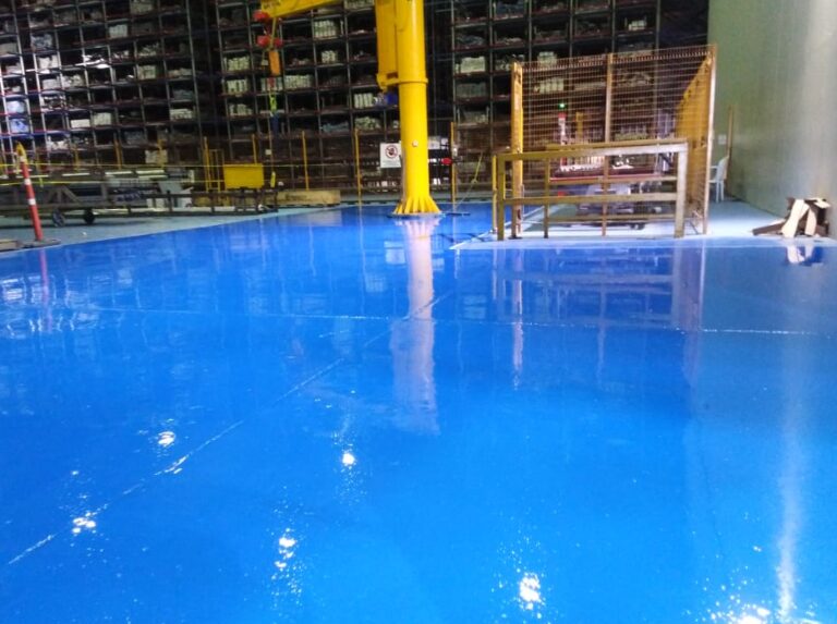 Piso epóxico con demarcación en planta industrial, Barranquilla – foto 6