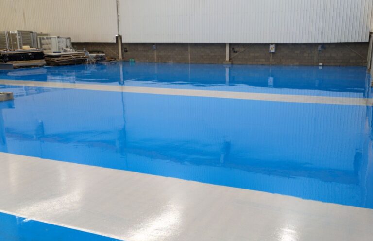 Piso epóxico con demarcación en planta industrial, Barranquilla – foto 10