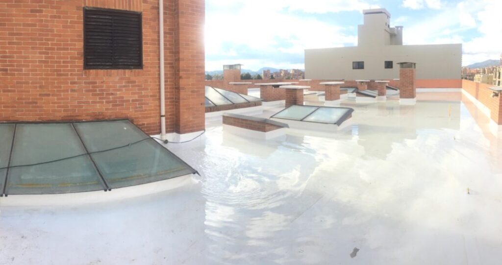 Impermeabilización con membrana PVC adherida: cubierta – registro de obra 1, Bogotá