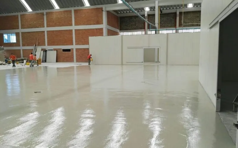 Piso poliuretano-cemento bodega en Bogotá