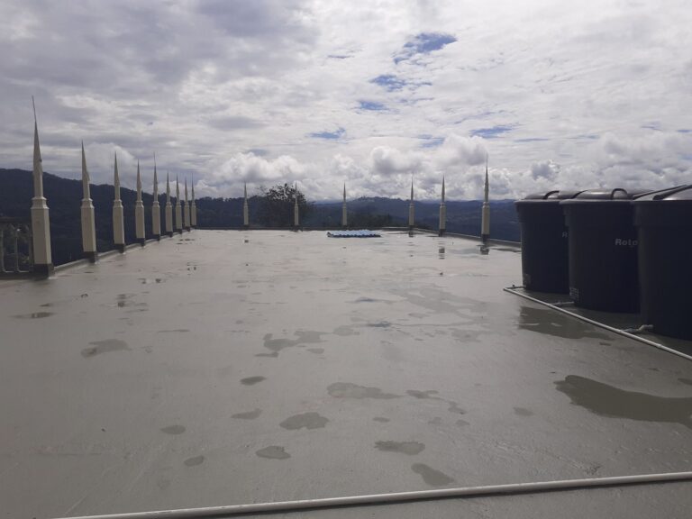 Impermeabilización de cubierta con poliurea junto a tanques de agua, GSA Ingeniería
