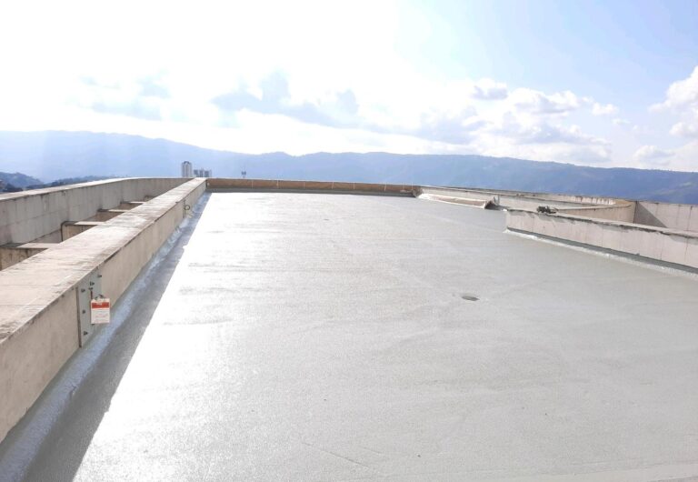 Cubierta institucional impermeabilizada con poliurea por GSA Ingeniería en Bucaramanga