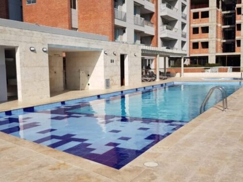 Impermeabilización con poliurea en caliente: vaso de piscina – vista general, Barranquilla