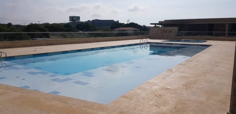 Impermeabilización con poliurea en caliente: vaso de piscina – registro de obra 2, Barranquilla