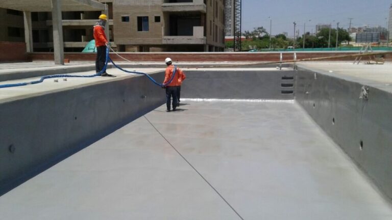 Impermeabilización con poliurea en caliente: vaso de piscina – registro de obra 3, Barranquilla
