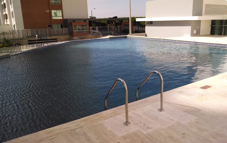 Impermeabilización con poliurea en caliente: vaso de piscina – vista general, Barranquilla
