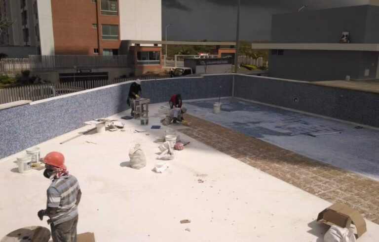 Impermeabilización con poliurea en caliente: vaso de piscina – registro de obra 8, Barranquilla