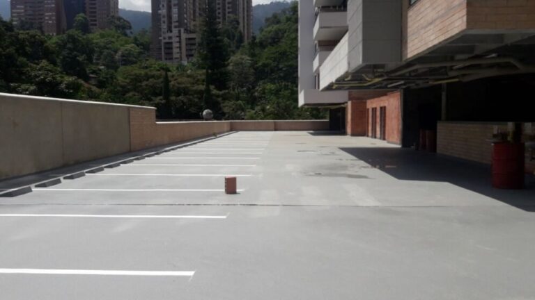 Impermeabilización de parqueadero con poliurea: parqueadero – registro de obra 1, Medellín