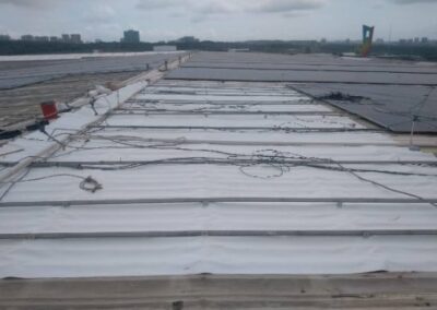 Membrana PVC Sikaplan 12G terminada en cubierta de bodega industrial en Barranquilla, obra de GSA Ingeniería