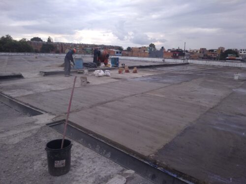 Impermeabilización con manto asfáltico granulado: cubierta – vista general, Bogotá
